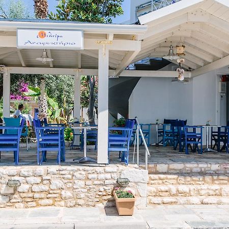 Aparthotel Μeltemi Glífa Esterno foto