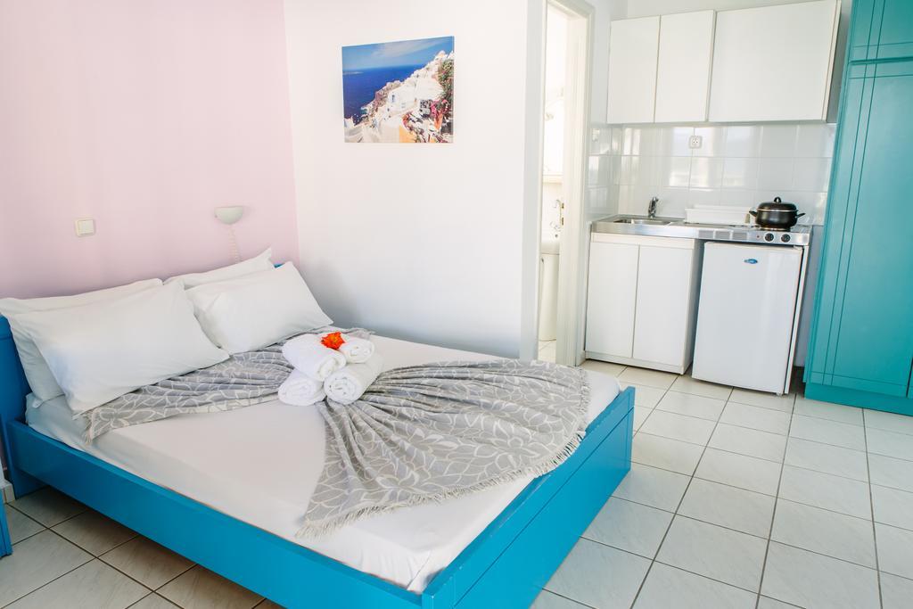 Aparthotel Μeltemi Glífa Esterno foto