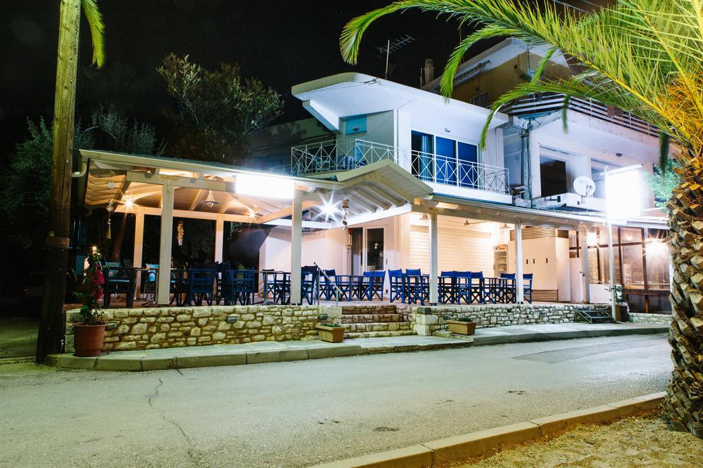 Aparthotel Μeltemi Glífa Esterno foto